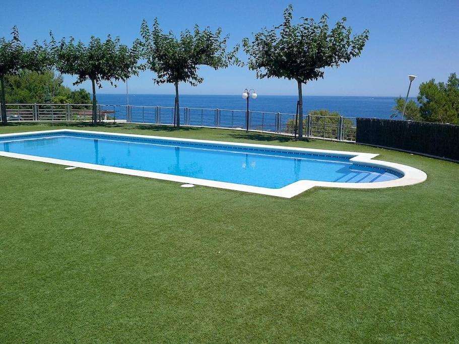 Residence Avec Piscine Face A La Mer, 1Ere Ligne Llanca Ngoại thất bức ảnh
